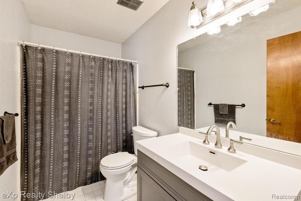 42151 OLD POND Circle, Plymouth, MI 48170 — Photo 20