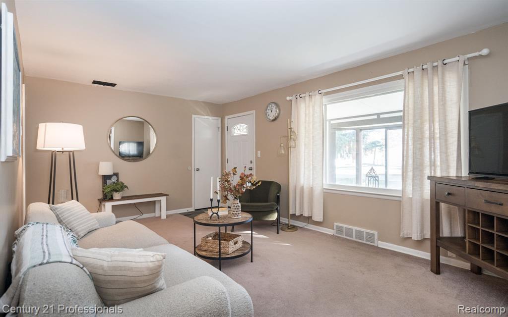 46759 Waco Street, Shelby Twp, MI 48317 — Photo 9
