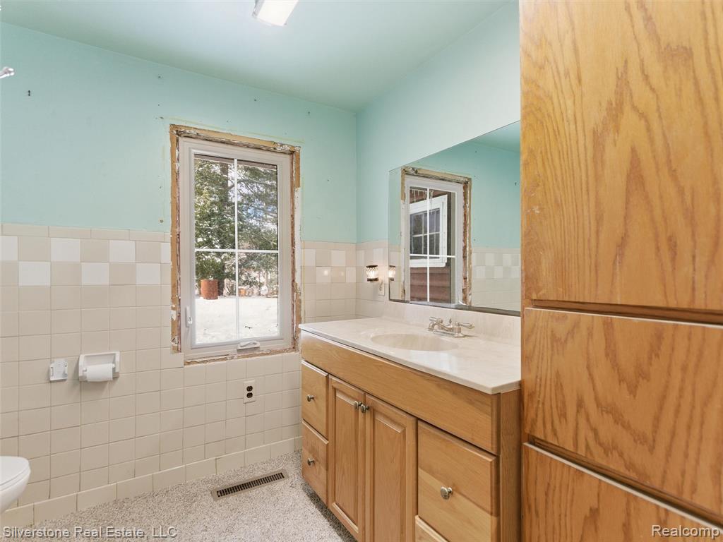2098 Dunwoodie Street, Ortonville, MI 48462 — Photo 22