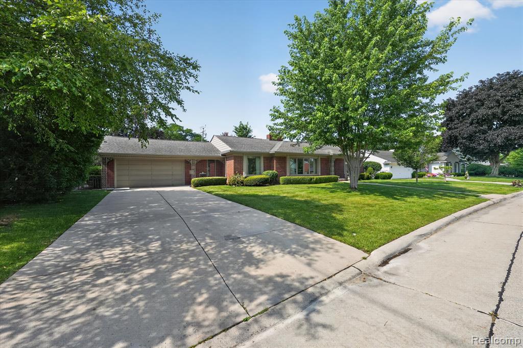3 Shorecrest Circle, Grosse Pointe, MI 48236 — Photo 2
