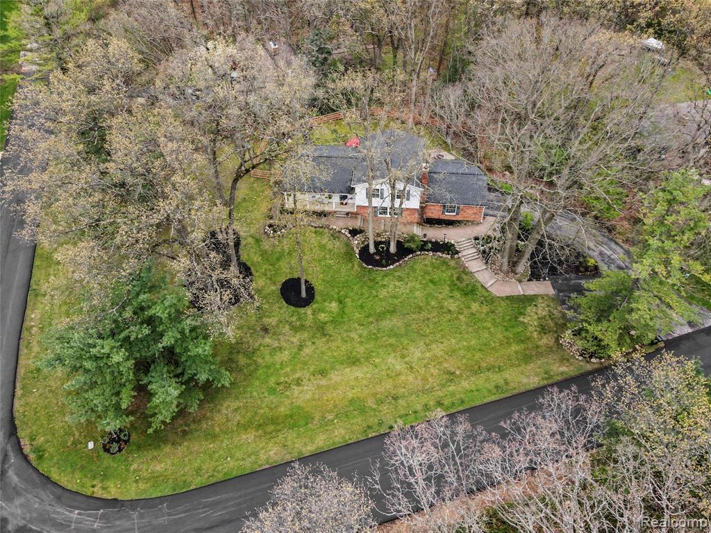 6040 Tall Oak Way, Brighton, MI 48116 — Photo 31