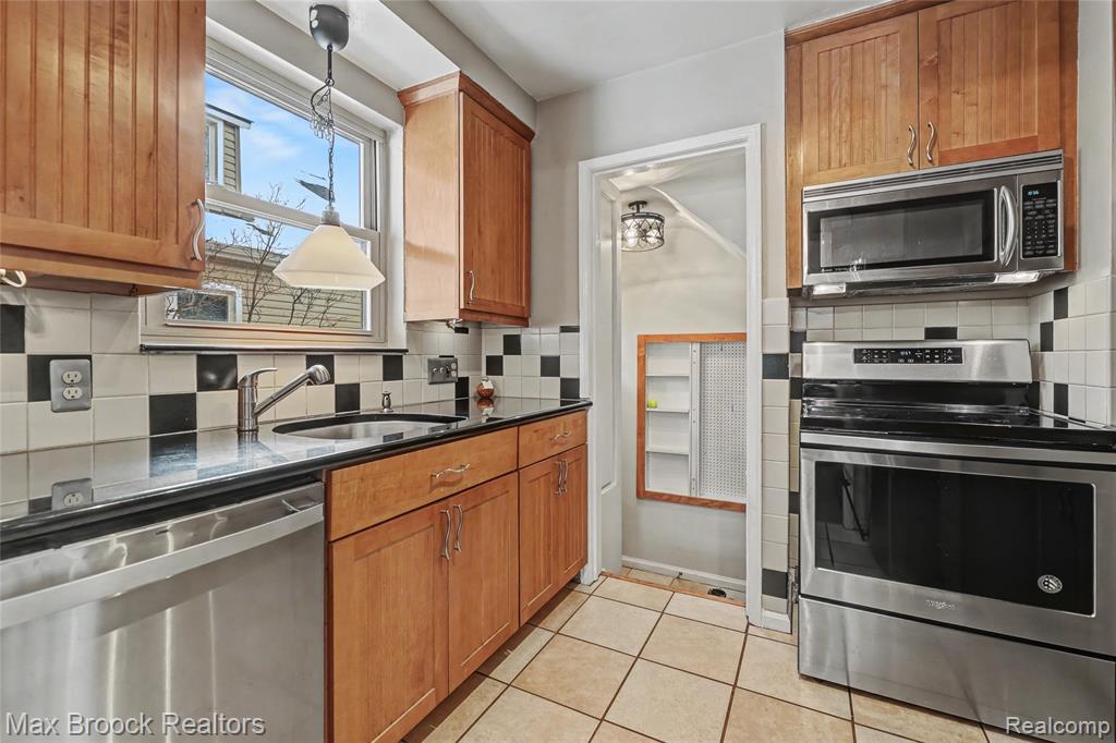 823 McLean Avenue, Royal Oak, MI 48067 — Photo 4