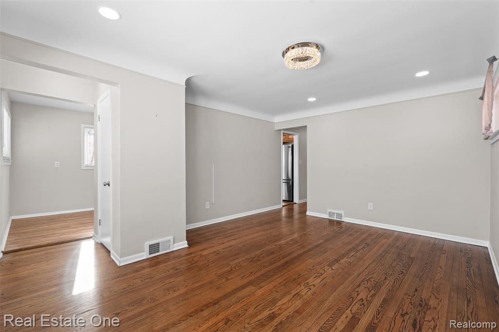 4114 Lincoln Boulevard, Dearborn Heights, MI 48125 — Photo 8