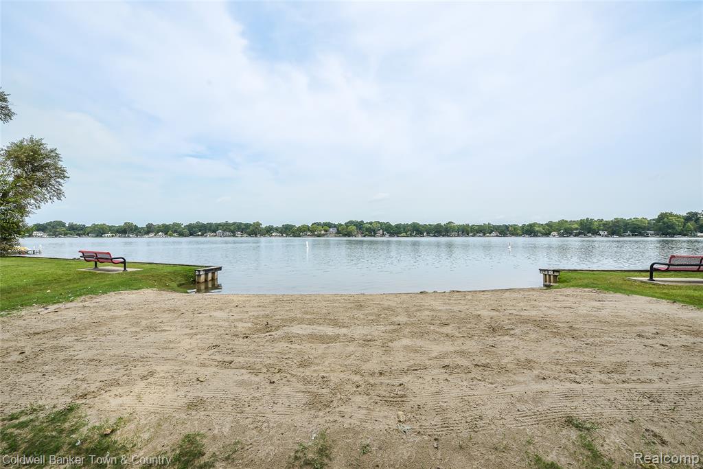 3268 Orchard Drive, Pinckney, MI 48169 — Photo 36