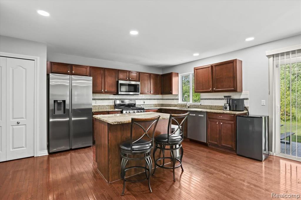 43570 Cherrywood Lane, Canton, MI 48188 — Photo 6