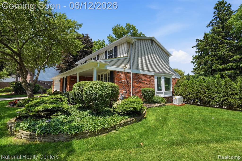 46490 Rockledge Drive, Plymouth, MI 48170 — Photo 45