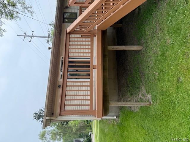 5496 Elizabeth Lake Road, Waterford, MI 48327 — Photo 24
