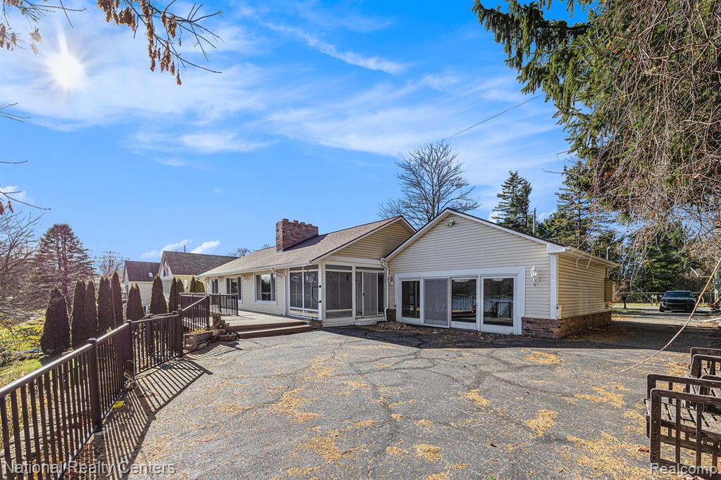 9494 Sashabaw Road, Clarkston, MI 48348 — Photo 38