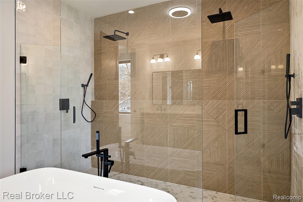 4240 Tonawanda Avenue, Royal Oak, MI 48073 — Photo 61