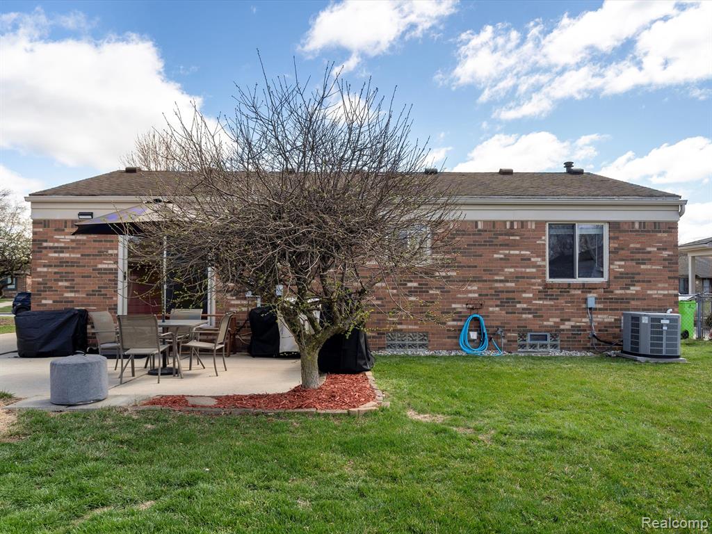 41845 EHRKE Drive, Clinton Twp, MI 48038 — Photo 6