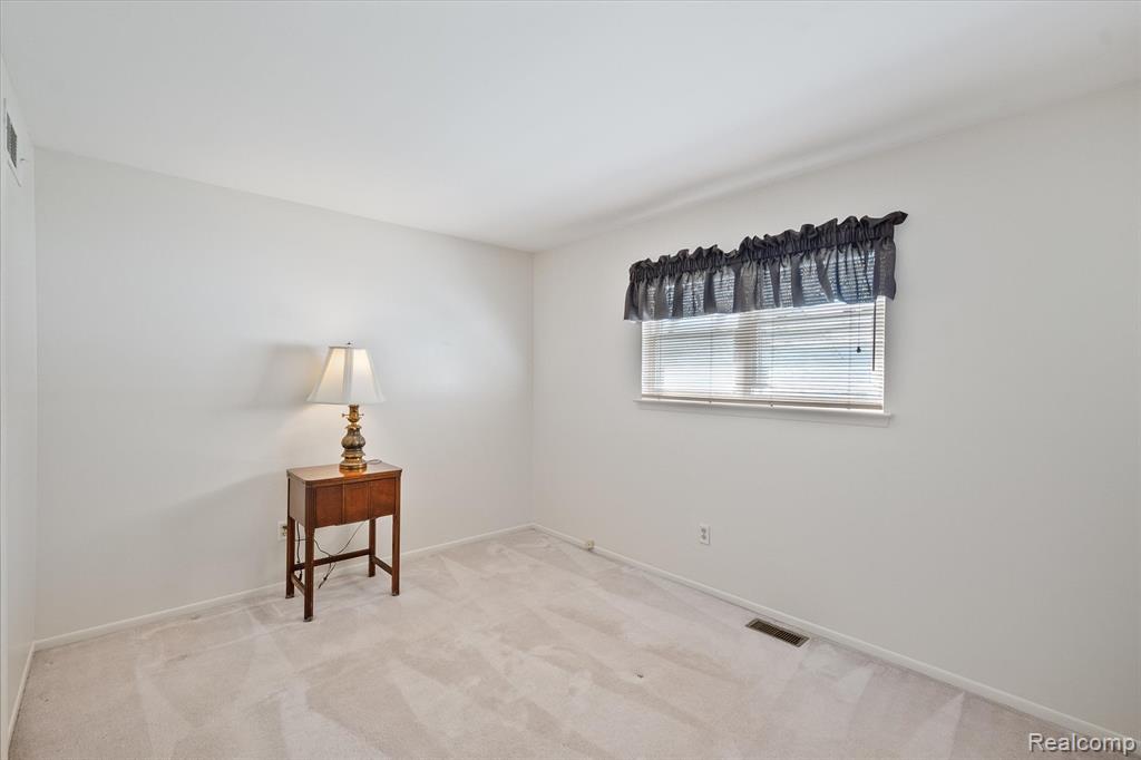 429 Cambridge Avenue, South Lyon, MI 48178 — Photo 21