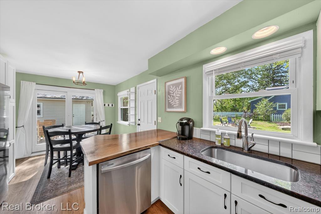 6551 Duffield Street, West Bloomfield, MI 48324 — Photo 8