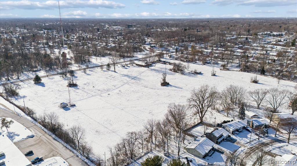 600 W CAVANAUGH Road, Lansing, MI 48910 — Photo 4
