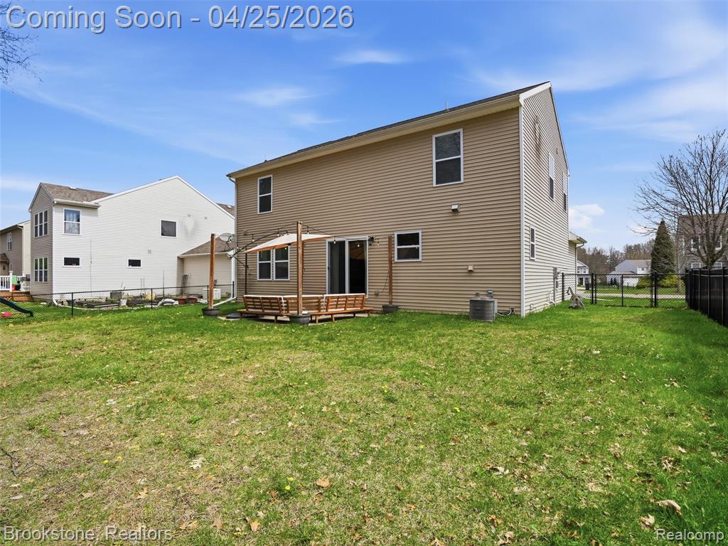 402 Ridgewood Drive, Ortonville, MI 48462 — Photo 32