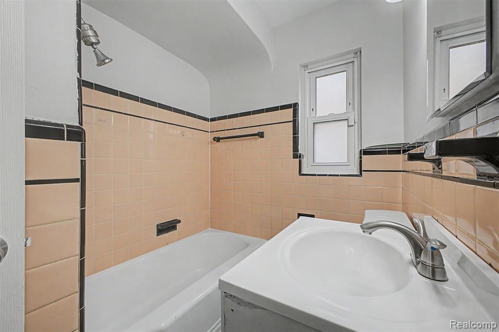 10883 Balfour Road, Detroit, MI 48224 — Photo 21