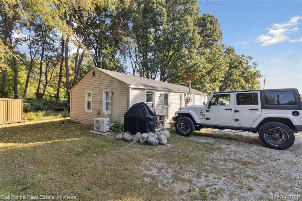 11429 Frey Court, Whitmore Lake, MI 48116 — Photo 32