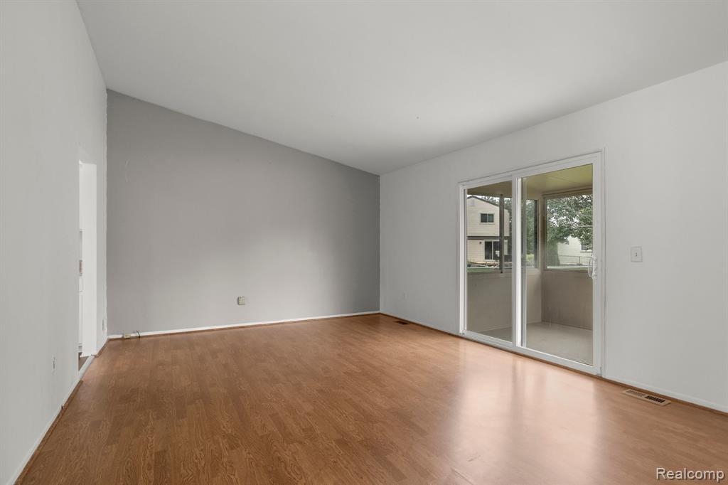 1670 WILLARD Drive, Canton, MI 48187 — Photo 5