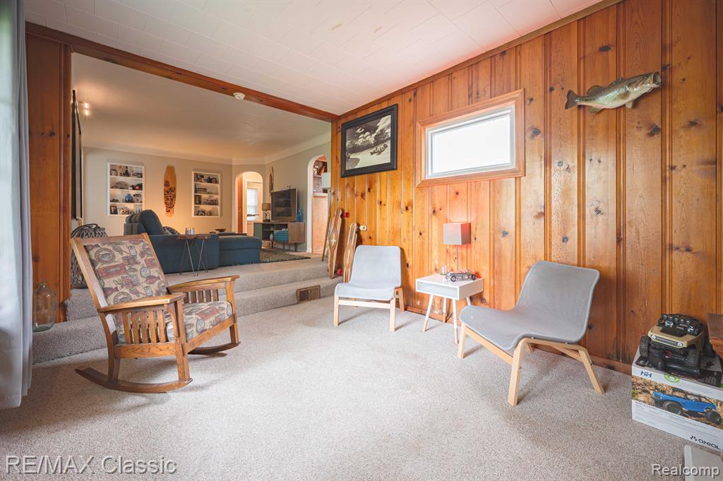 406 COMMON Street, Walled Lake, MI 48390 — Photo 17