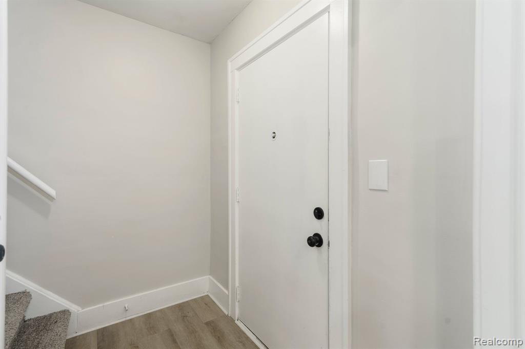 5484 MIDDLESEX Street, Dearborn, MI 48126 — Photo 8