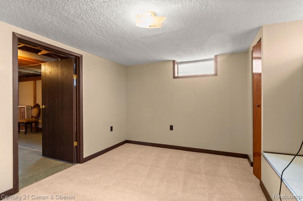 589 HELEN Street, Garden City, MI — Photo 25