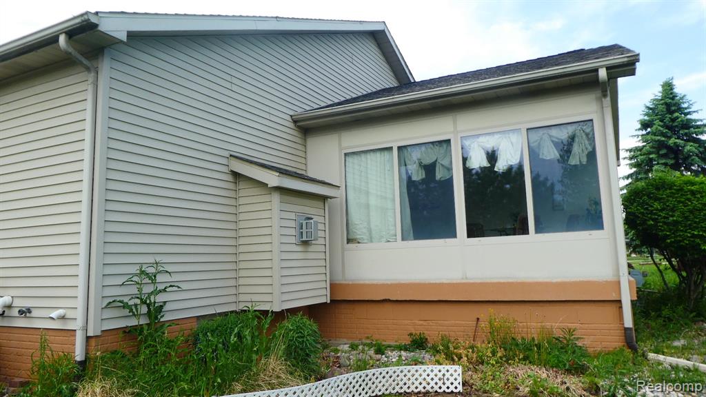 8051 Prestonwood Court, Flushing, MI 48433 — Photo 71