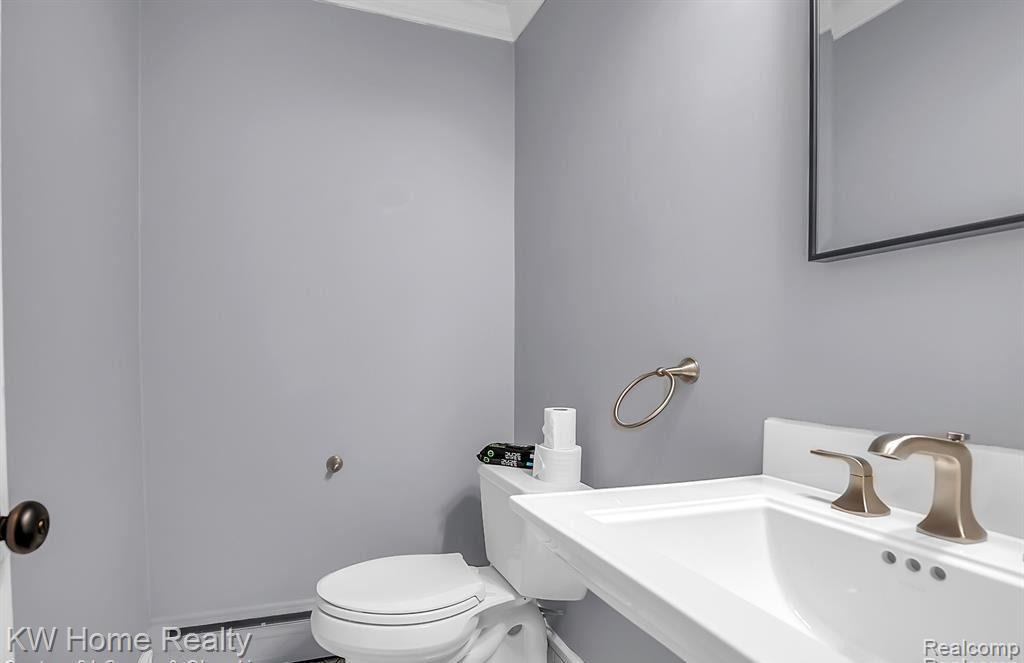 6572 Spruce Drive, Bloomfield Hills, MI 48301 — Photo 15