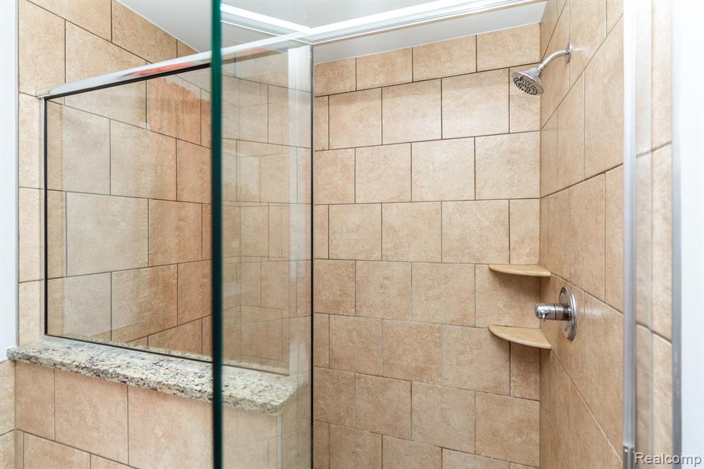 5325 BRADMORE Lane, Warren, MI 48092 — Photo 19