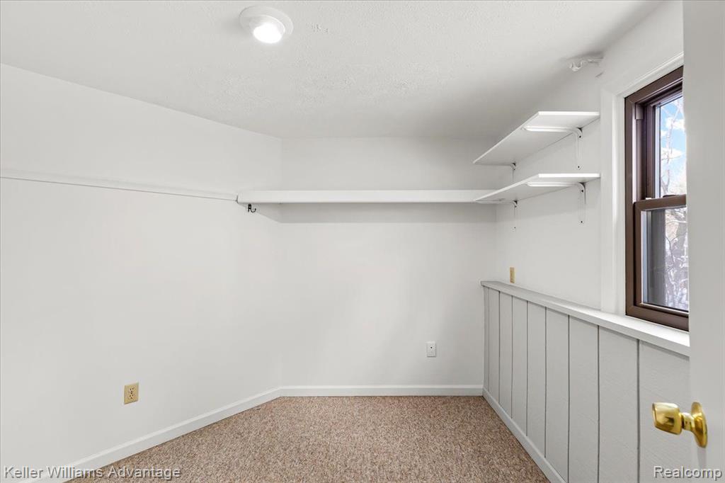 421 BONNIE Circle, Howell, MI 48843 — Photo 26