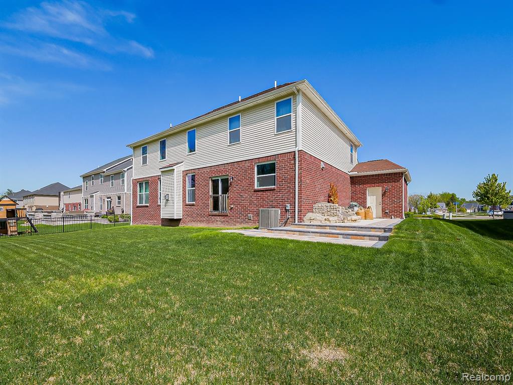903 Leafdale Drive, Rochester Hills, MI 48307 — Photo 43