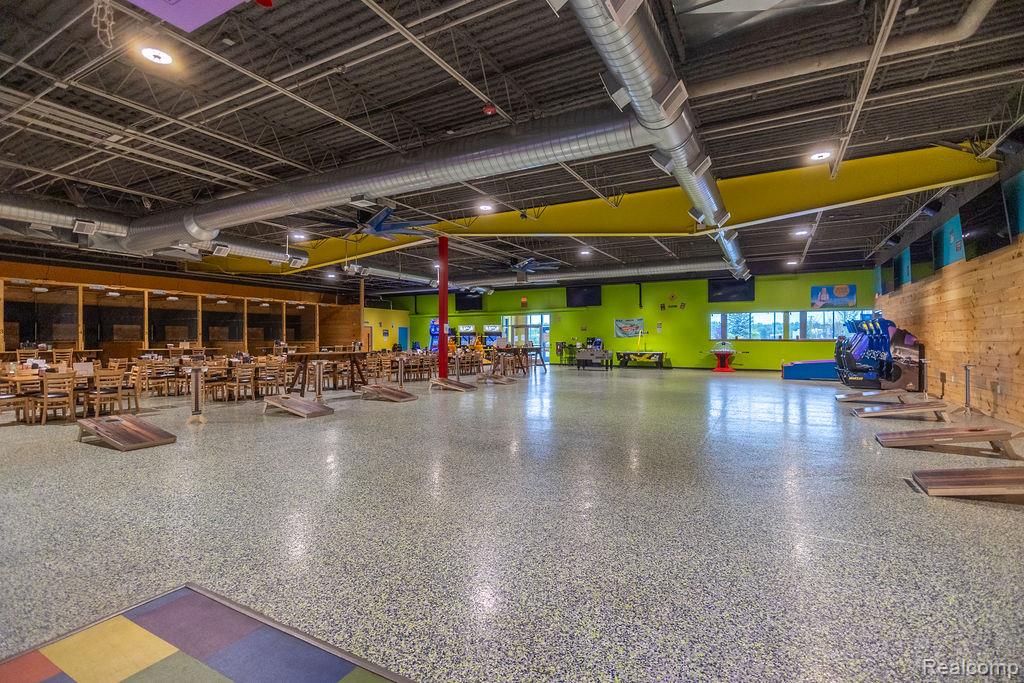 8845 Gratiot Road, Saginaw, MI, 48609