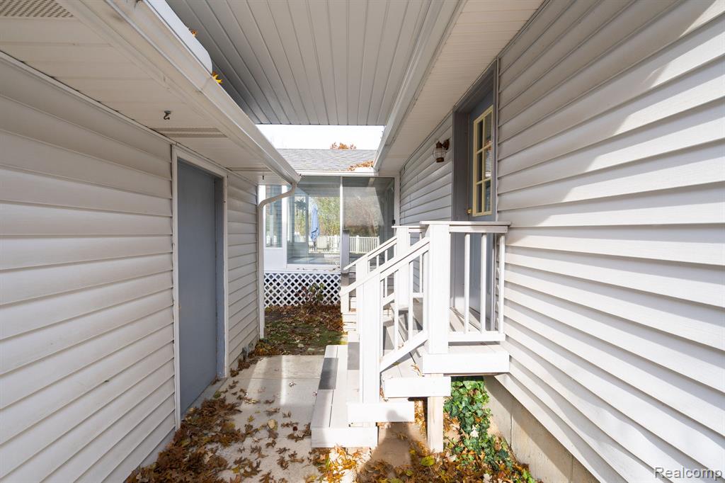 9721 Klais Road, Clarkston, MI 48348 — Photo 45