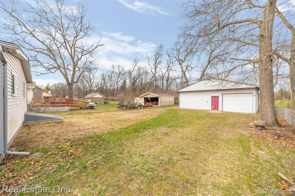 542 SNYDER Road, Highland, MI — Photo 19