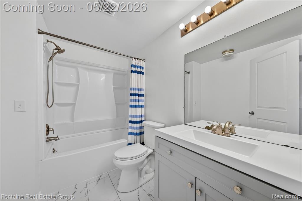 7406 Azalea Court, West Bloomfield, MI — Photo 23