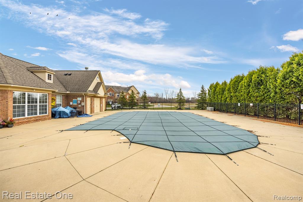 48582 EASTBRIDGE Drive, Canton, MI 48188 — Photo 42