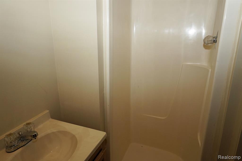 8842 Dale, Redford, MI 48239 — Photo 11