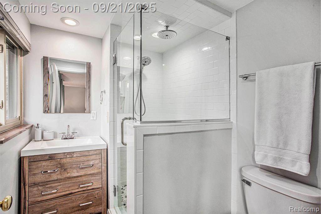 1054 Stratford Lane, Bloomfield Hills, MI 48304 — Photo 17
