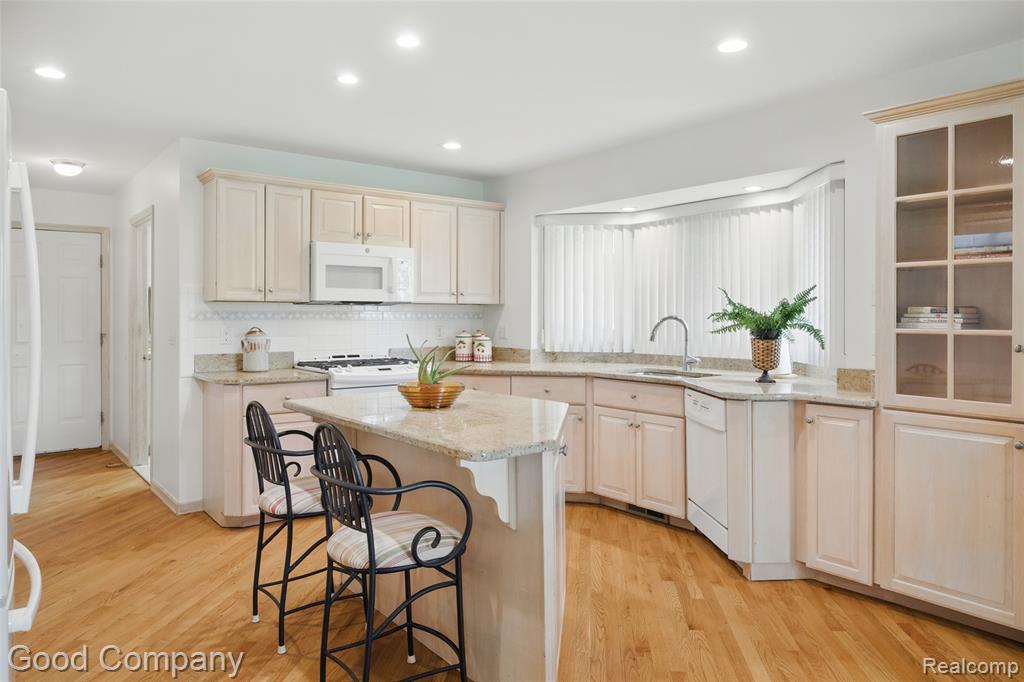 51414 Pinewood Drive, Macomb, MI 48042 — Photo 21