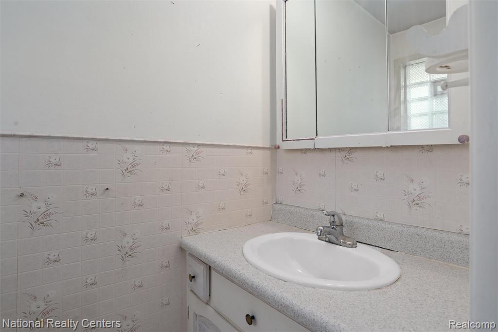 43146 Penny Drive, Sterling Heights, MI 48314 — Photo 16