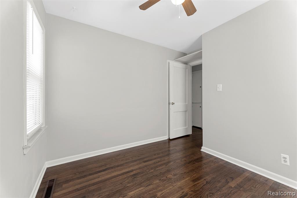 4924 Huron Street, Dearborn Heights, MI 48125 — Photo 17