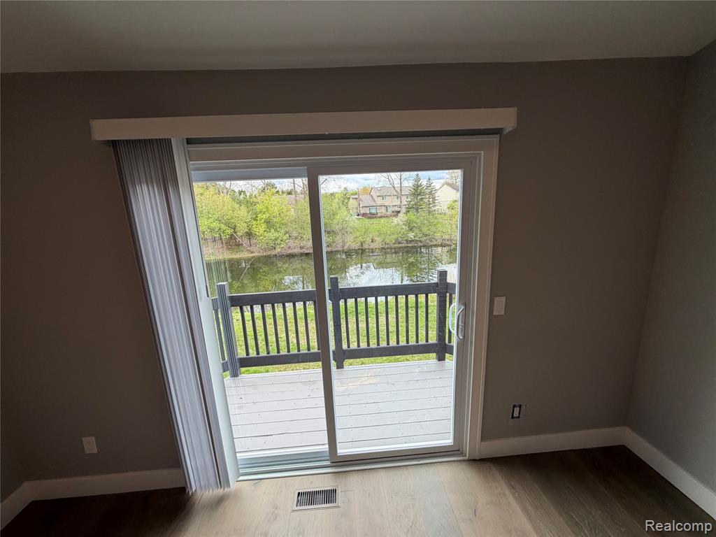 5140 Woodrun Court, West Bloomfield, MI 48323 — Photo 20
