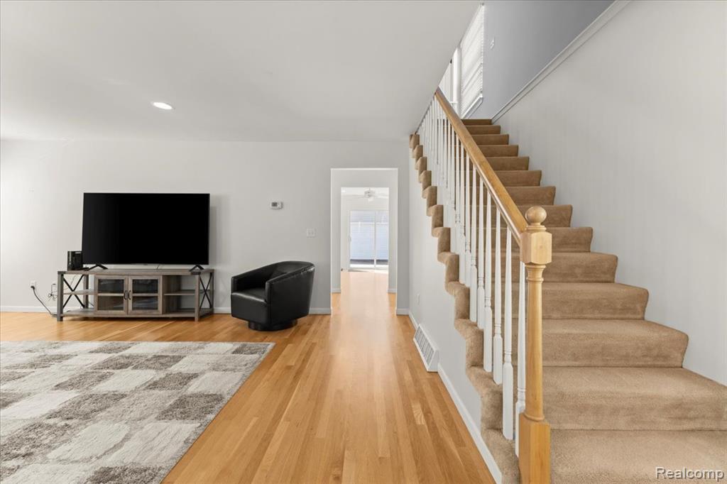 528 Marlin Avenue, Royal Oak, MI 48067 — Photo 6