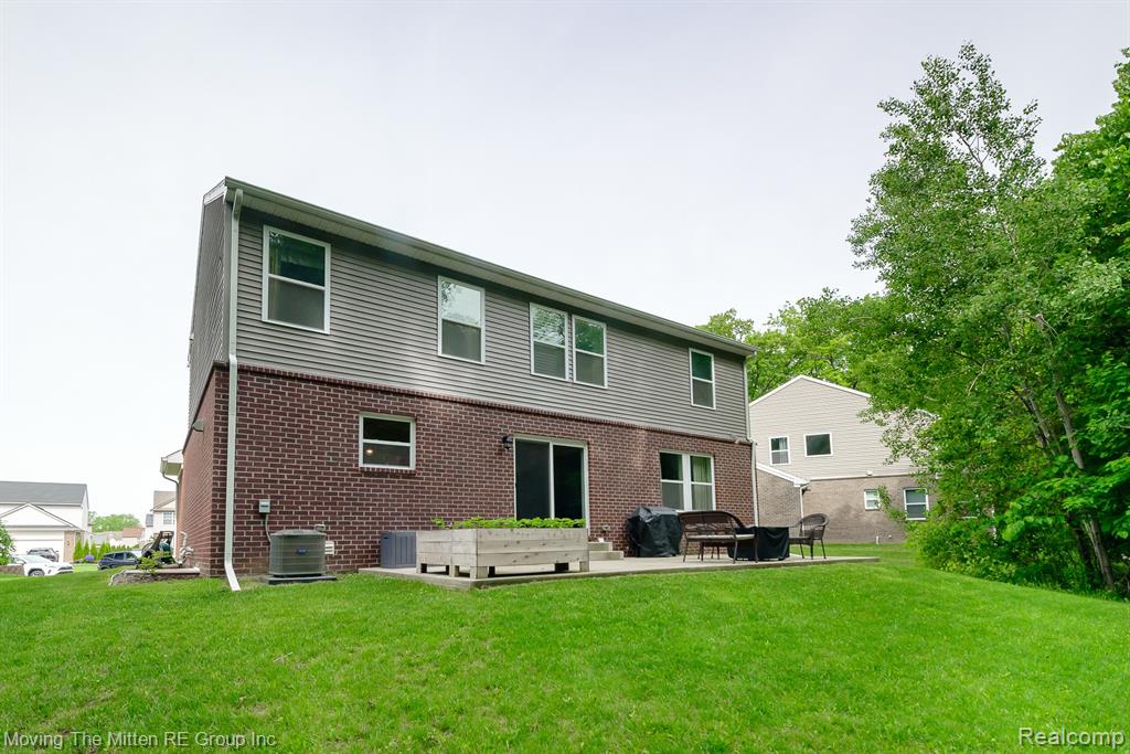 42880 Frederick Court, Belleville, MI 48111 — Photo 48