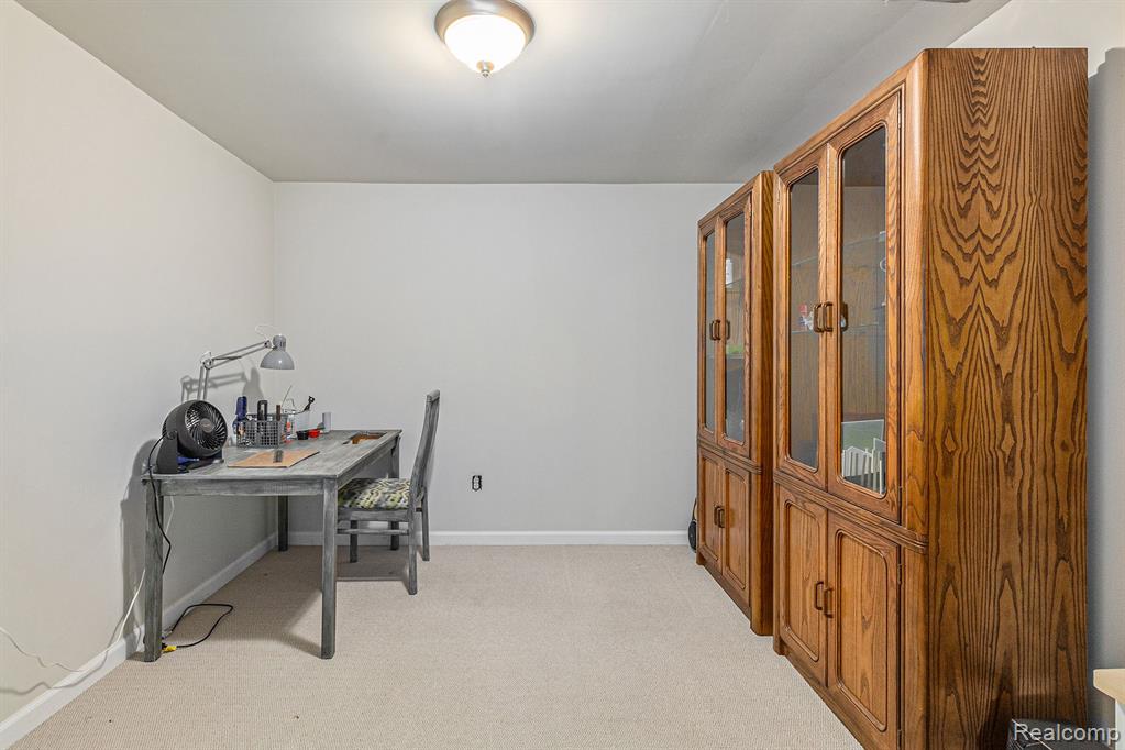 648 WOODHAVEN Drive, Commerce Twp, MI 48390 — Photo 25