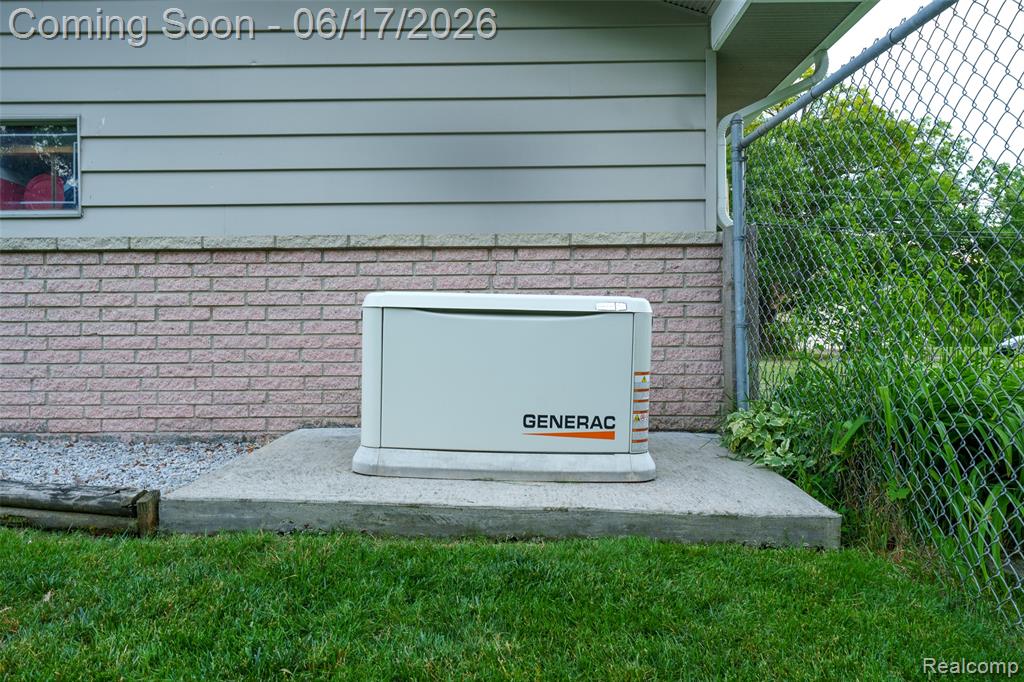 921 E Northfield Avenue, Pontiac, MI 48340 — Photo 35