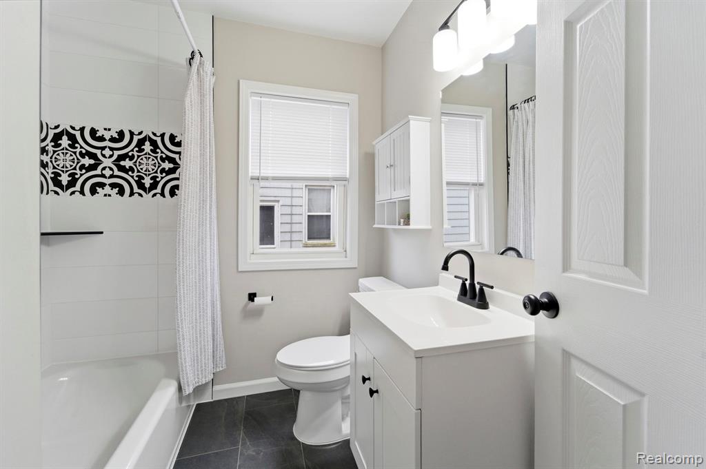 29191 Barton Street, Garden City, MI — Photo 12