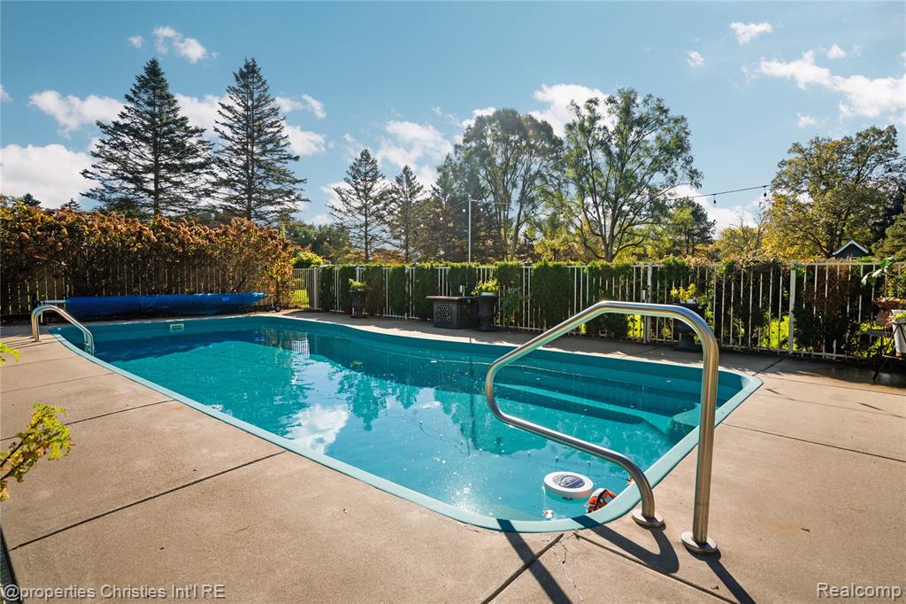 4301 Heatherwood Drive, Milford, MI 48381 — Photo 45