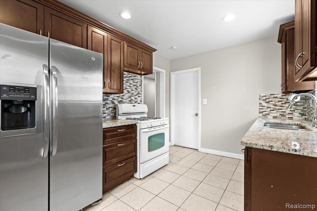 8111 Timken Avenue, Warren, MI 48089 — Photo 8