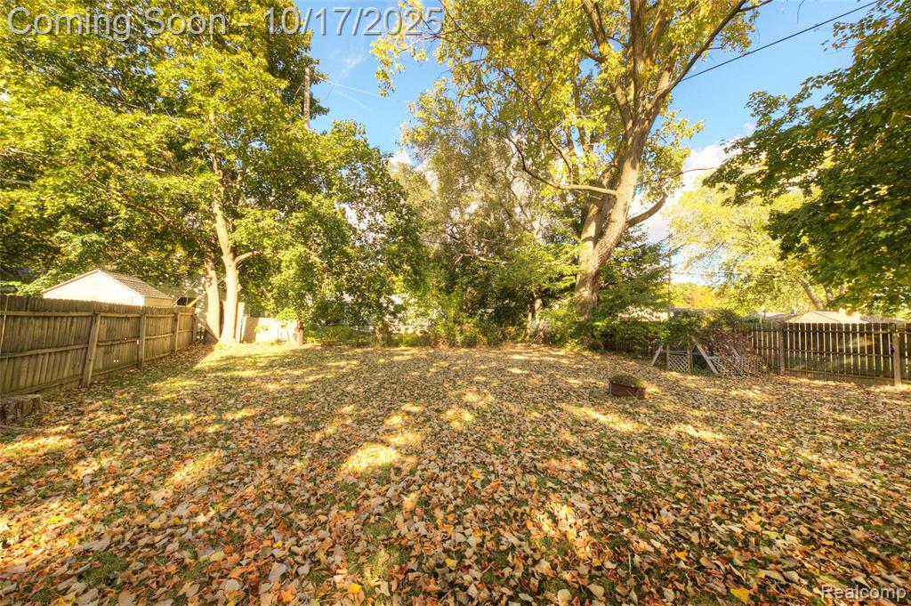 838 Westwood Drive, Fenton, MI 48430 — Photo 24