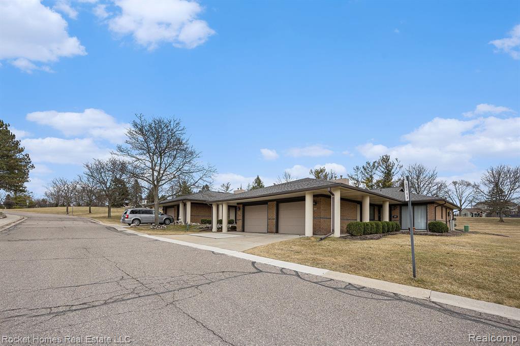 949 WEXFORD Way, Rochester Hills, MI 48307 — Photo 3