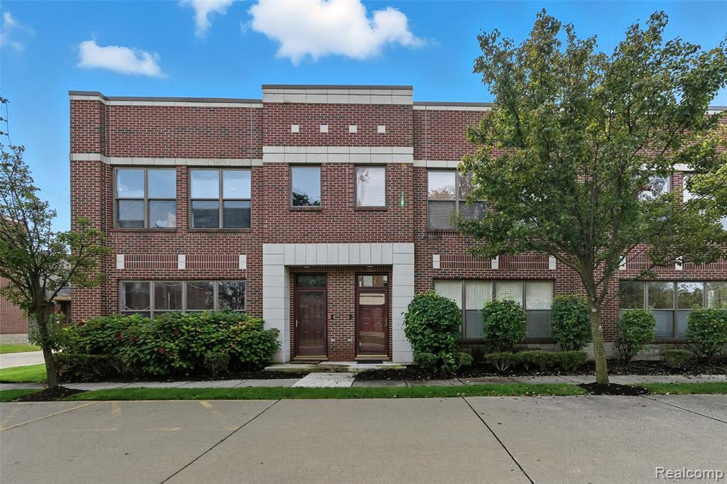 54 W Bethune Street, 44, Detroit, MI 48202 — front exterior
